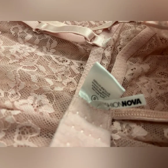 Fashion nova lace slip dress - Picture 6 of 6